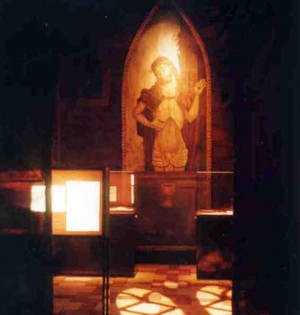 Billede fra middelalderudstilling på Hollufgård Gotisk Kirke 